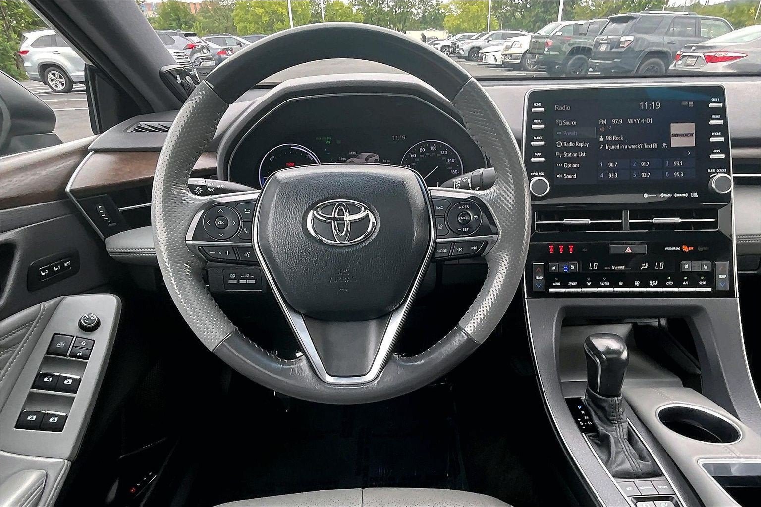 Used 2021 Toyota Avalon Limited w/ Advanced Safety Package FWD image 5