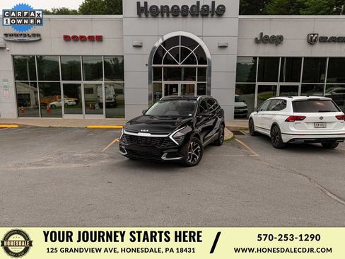 Used 2025 Kia Sportage EX AWD/4WD image 1