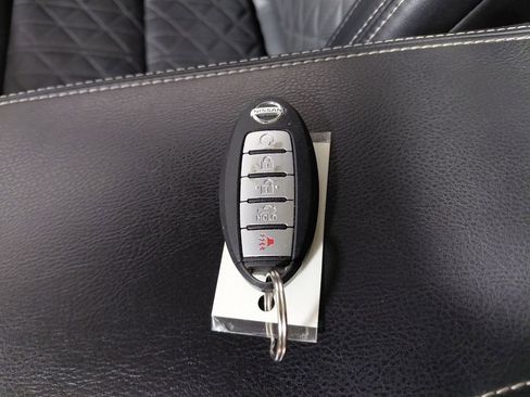 Used 2021 Nissan Maxima Platinum image 9