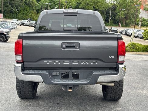 Used 2019 Toyota Tacoma TRD Off-Road AWD/4WD image 7