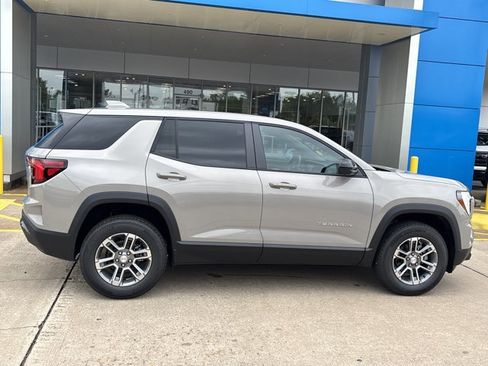 New 2026 GMC Terrain Elevation w/ Technology Package II FWD image 2