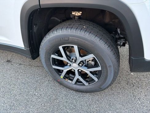 New 2025 Jeep Grand Cherokee Limited image 6