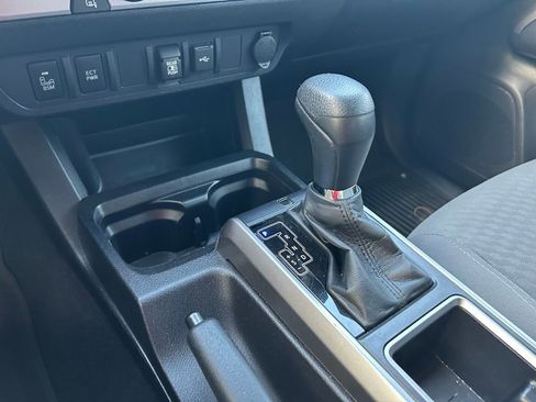 Used 2022 Toyota Tacoma SR5 image 27