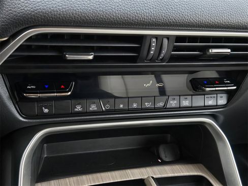 Certified 2025 MAZDA CX-90 Plug-In Hybrid w/Premium Sport image 22