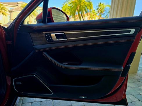 Used 2021 Porsche Panamera 4 image 99