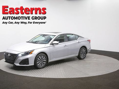 Used 2023 Nissan Altima 2.5 SV w/ SV Premium Package AWD/4WD image 59