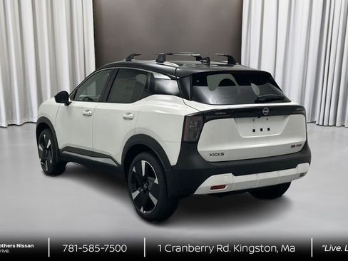 New 2026 Nissan Kicks SR w/ SR Premium Package image 7