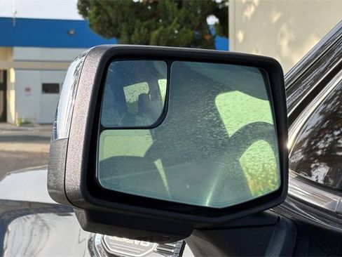 Used 2025 GMC Sierra 1500 SLT image 51