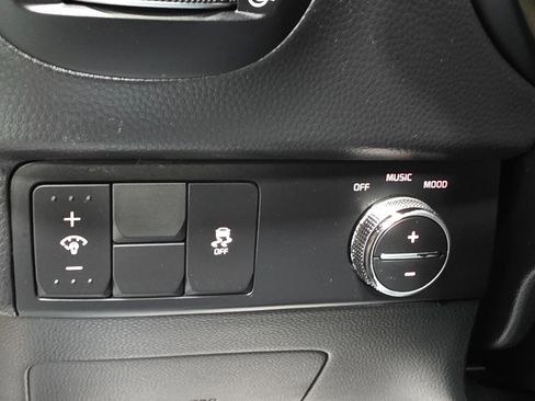 Used 2014 Kia Soul ! w/ Sun & Sound Package FWD image 32