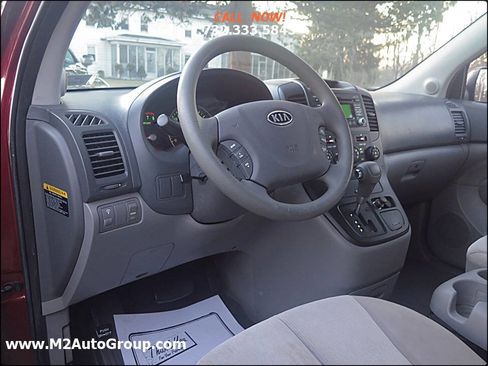 Used 2012 Kia Sedona LX image 7