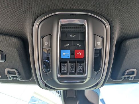 New 2025 Jeep Grand Cherokee Limited image 32