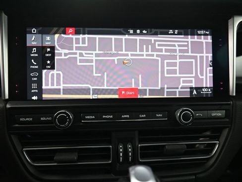 Used 2021 Porsche Macan S image 19