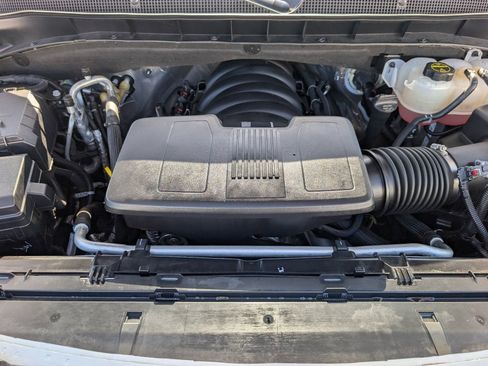 Certified 2024 Chevrolet Suburban LT AWD/4WD image 4