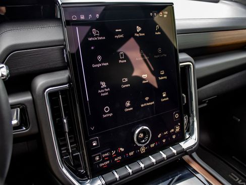 Used 2025 GMC Yukon XL Denali w/ Sun & Power Step Package image 30