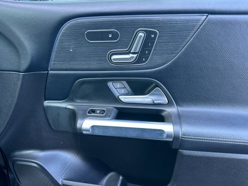 Used 2020 Mercedes-Benz GLB 250 image 19
