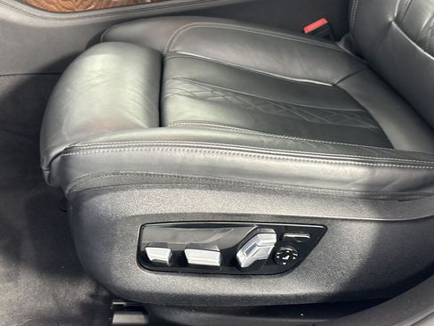 Used 2022 BMW 750i xDrive AWD/4WD image 15