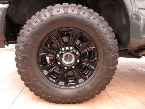 Certified 2021 Ford F350 Platinum w/ Tremor Off-Road Package AWD/4WD image 8