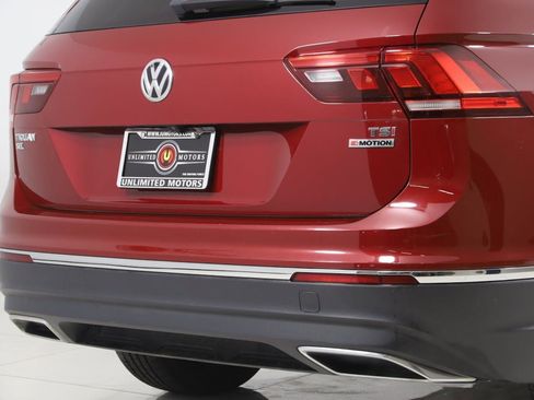 Used 2018 Volkswagen Tiguan SEL w/ 3rd Row Seat Package image 46