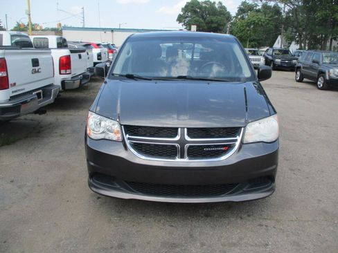 Used 2016 Dodge Grand Caravan American Value Package w/ UConnect Hands-Free Group FWD image 3