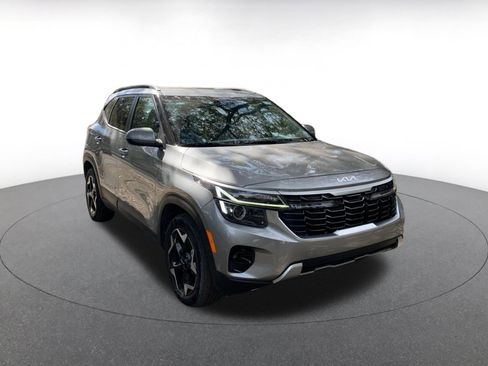 Used 2025 Kia Seltos S image 1
