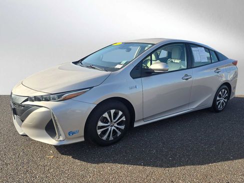 Used 2021 Toyota Prius Prime XLE image 7