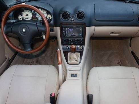 Used 2000 MAZDA MX-5 Miata RWD image 2