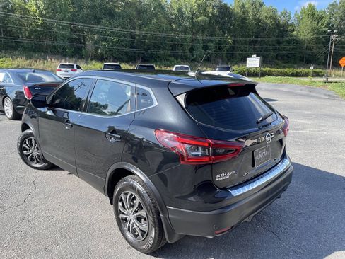 Used 2020 Nissan Rogue Sport S FWD image 5