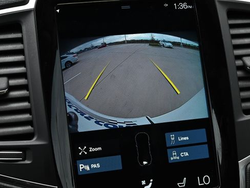 Used 2022 Volvo XC90 T6 Momentum w/ Protection Package Premier image 14