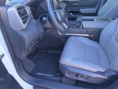 Used 2023 Toyota Sequoia Limited image 13
