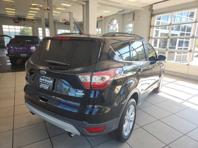 Used 2017 Ford Escape SE w/ SE Leather Comfort Package FWD image 10