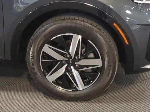 Used 2023 Kia Sorento S w/ Panoramic Sunroof Package image 10