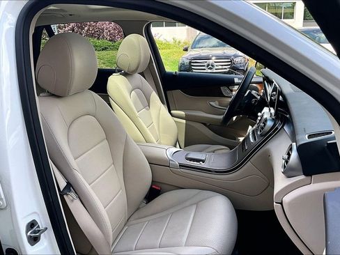 Certified 2022 Mercedes-Benz GLC 300 4MATIC image 7