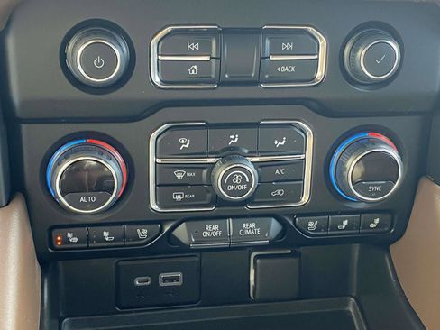 Used 2022 Chevrolet Tahoe High Country image 31