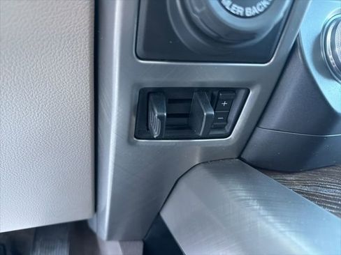 Used 2019 Ford F150 Limited w/ Trailer Tow Package image 31