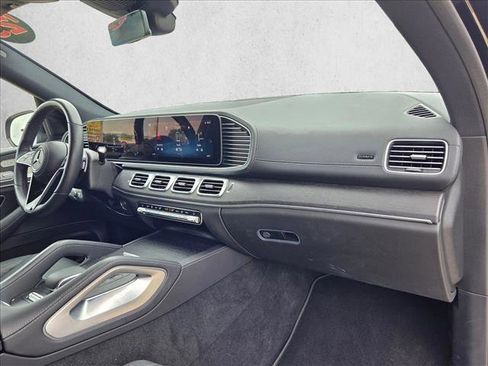 Used 2025 Mercedes-Benz GLS 450 4MATIC image 21