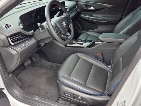 Used 2024 Buick Envista Sport Touring w/ Convenience I Package FWD image 8