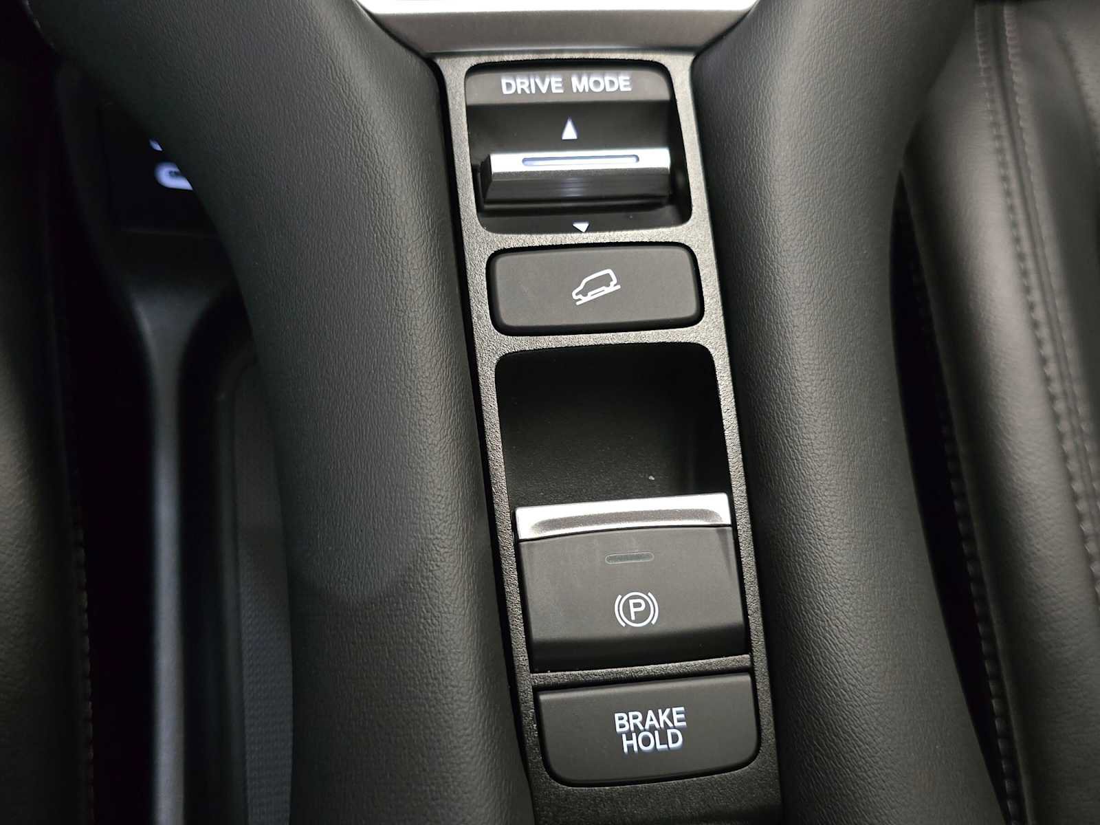 Used 2025 Honda HR-V EX-L image 18