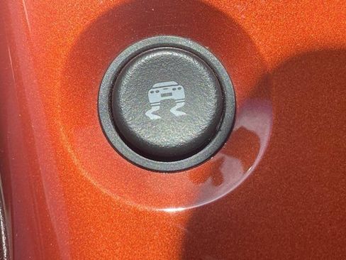 Used 2005 Chevrolet Corvette Coupe w/ Preferred Equipment Group RWD image 22