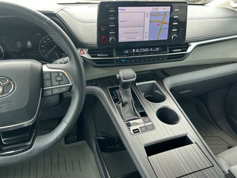 Used 2023 Toyota Sienna Limited AWD/4WD image 20
