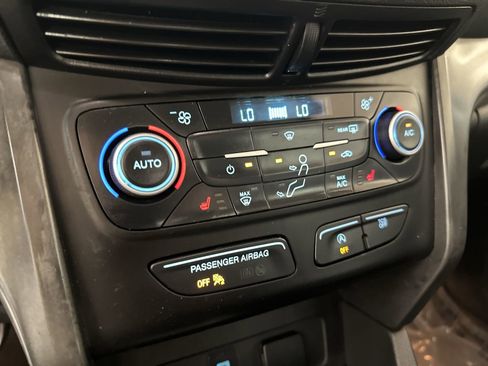 Used 2019 Ford Escape SEL image 23