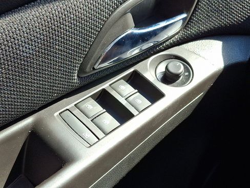 Used 2014 Chevrolet Cruze LT image 25