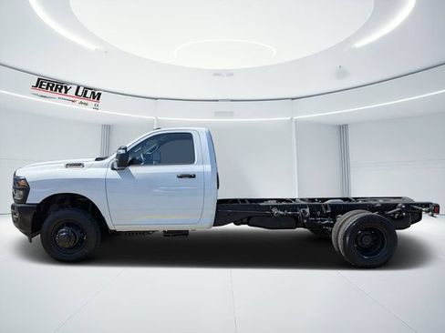 New 2026 RAM 3500 Tradesman AWD/4WD image 7