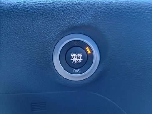 Used 2023 Chrysler Pacifica Pinnacle image 22