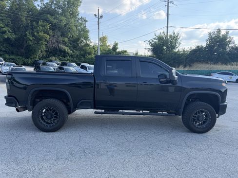 Used 2021 Chevrolet Silverado 2500 Custom w/ LPO, Dark Essentials Package AWD/4WD image 8