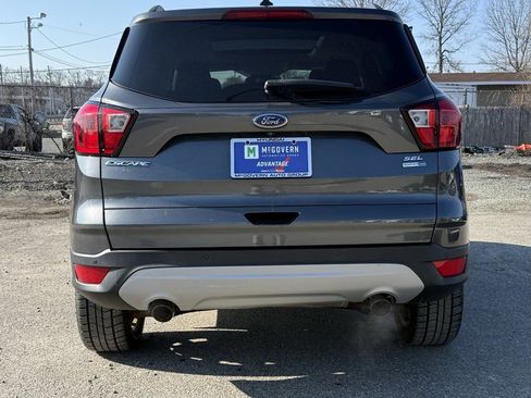 Used 2019 Ford Escape SEL image 3