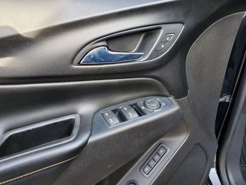 Used 2019 Chevrolet Equinox Premier image 18