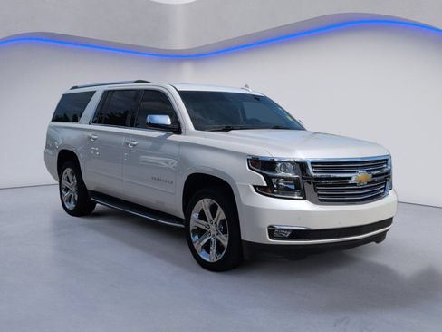 Used 2019 Chevrolet Suburban Premier AWD/4WD image 10