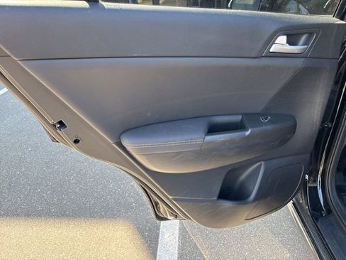 Used 2020 Kia Sportage S FWD image 8