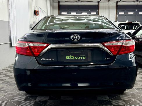 Used 2017 Toyota Camry LE image 3