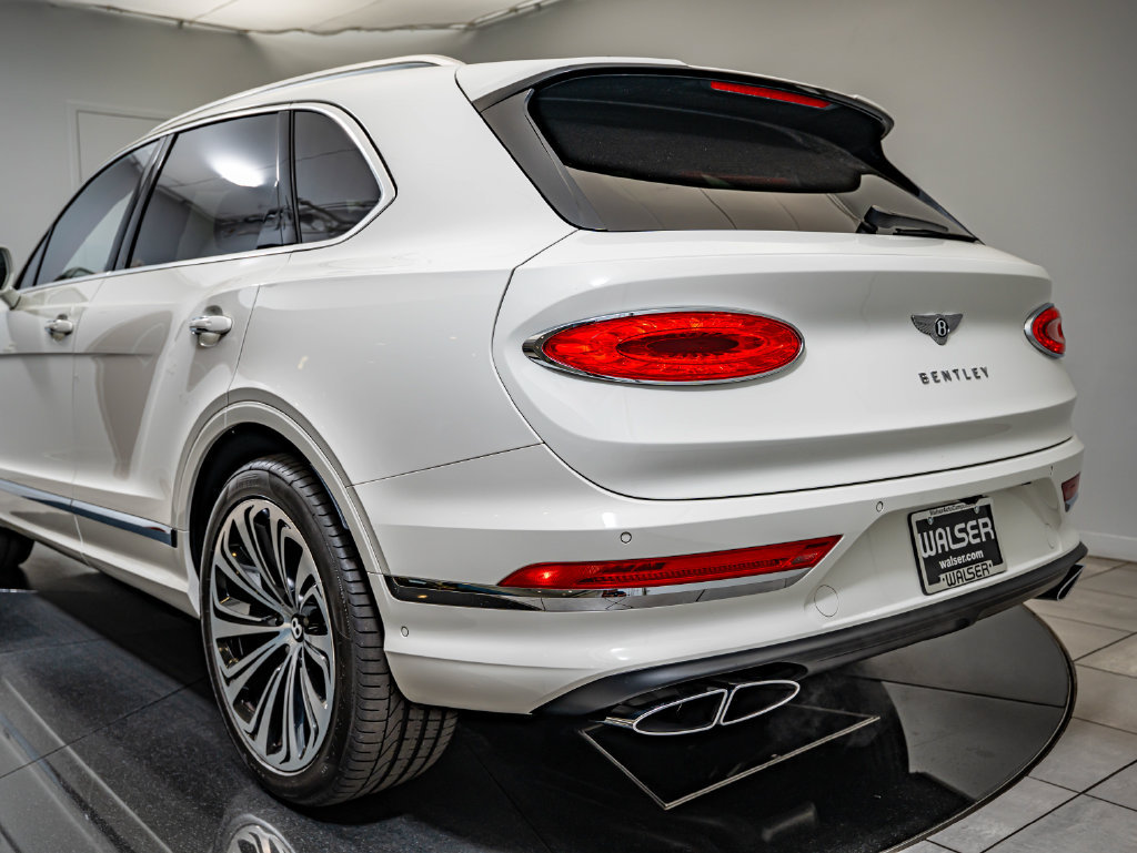 Used 2022 Bentley Bentayga AWD/4WD image 22
